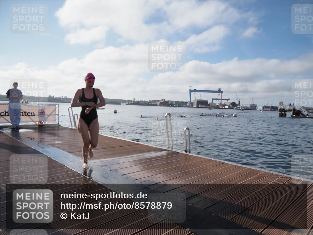 17.08.2025 - KN Förde Triathlon 2025 KatJ http://msf.ph/oto/8578879 17.08.2025 09:19:53 Schwimmen 163, 195, 202, 163, 190, 195, 202 meine-sportfotos.de