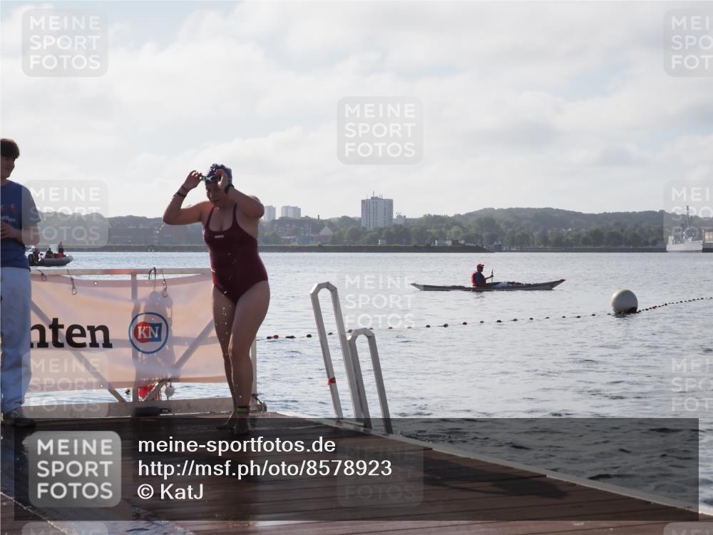 17.08.2025 - KN Förde Triathlon 2025 KatJ http://msf.ph/oto/8578923 17.08.2025 09:19:58 Schwimmen 195, 202, 163, 195, 202 meine-sportfotos.de