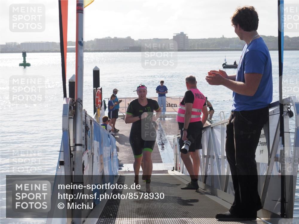 17.08.2025 - KN Förde Triathlon 2025 MichiJ http://msf.ph/oto/8578930 17.08.2025 09:16:38 Schwimmen 144, 160, 166, 144, 160, 172, 176 meine-sportfotos.de