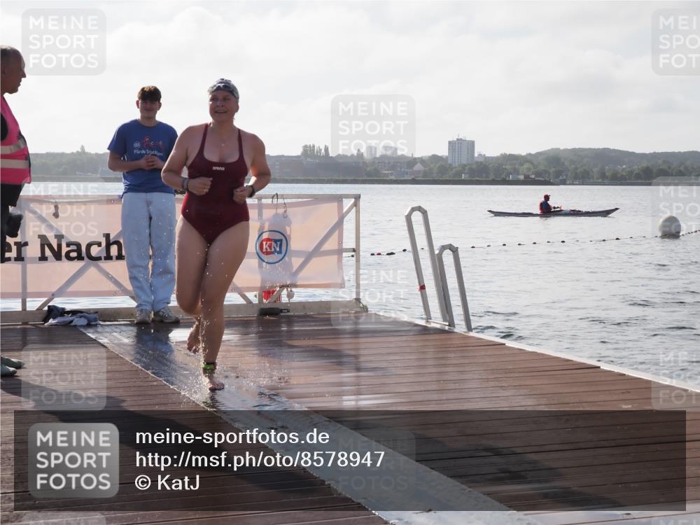 17.08.2025 - KN Förde Triathlon 2025 KatJ http://msf.ph/oto/8578947 17.08.2025 09:20:00 Schwimmen 195, 202, 163, 195, 202 meine-sportfotos.de