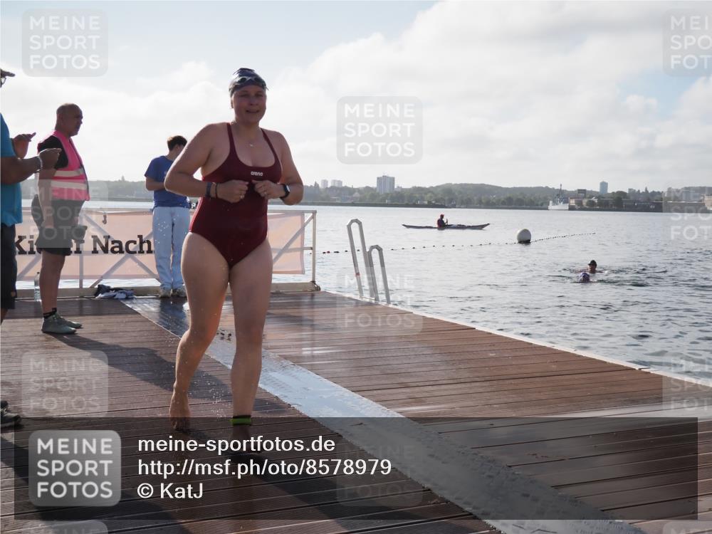 17.08.2025 - KN Förde Triathlon 2025 KatJ http://msf.ph/oto/8578979 17.08.2025 09:20:01 Schwimmen 195, 163, 195, 202 meine-sportfotos.de