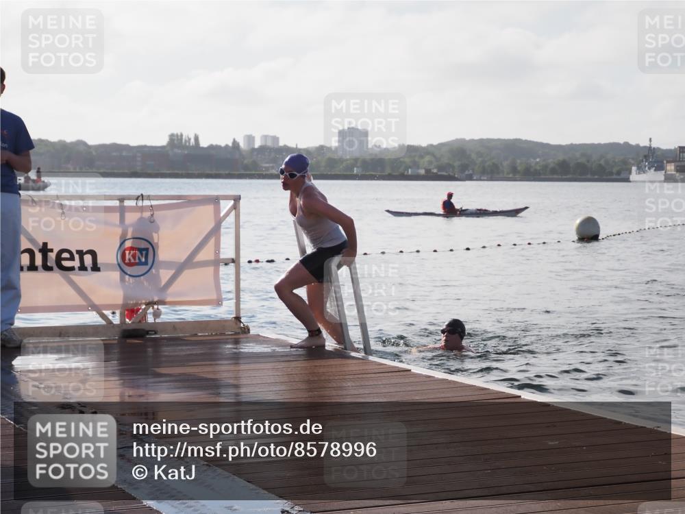 17.08.2025 - KN Förde Triathlon 2025 KatJ http://msf.ph/oto/8578996 17.08.2025 09:20:12 Schwimmen 179, 196, 179, 195, 196 meine-sportfotos.de