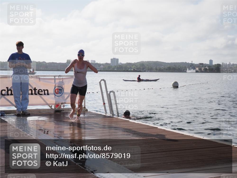 17.08.2025 - KN Förde Triathlon 2025 KatJ http://msf.ph/oto/8579019 17.08.2025 09:20:13 Schwimmen 179, 196, 179, 195, 196 meine-sportfotos.de
