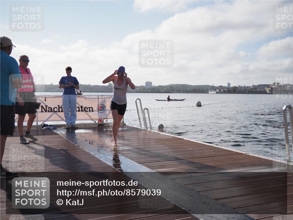 17.08.2025 - KN Förde Triathlon 2025 KatJ http://msf.ph/oto/8579039 17.08.2025 09:20:14 Schwimmen 179, 196, 179, 196 meine-sportfotos.de