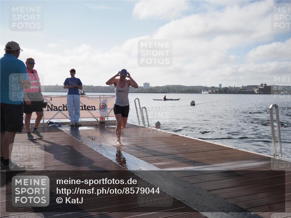 17.08.2025 - KN Förde Triathlon 2025 KatJ http://msf.ph/oto/8579044 17.08.2025 09:20:14 Schwimmen 179, 196, 179, 196 meine-sportfotos.de
