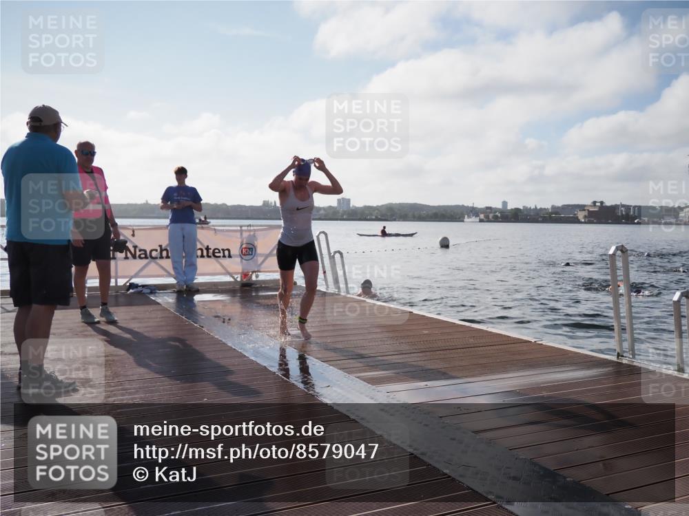 17.08.2025 - KN Förde Triathlon 2025 KatJ http://msf.ph/oto/8579047 17.08.2025 09:20:14 Schwimmen 179, 196, 179, 196 meine-sportfotos.de
