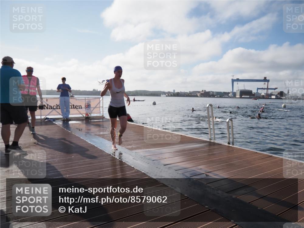 17.08.2025 - KN Förde Triathlon 2025 KatJ http://msf.ph/oto/8579062 17.08.2025 09:20:15 Schwimmen 179, 196, 179, 196 meine-sportfotos.de