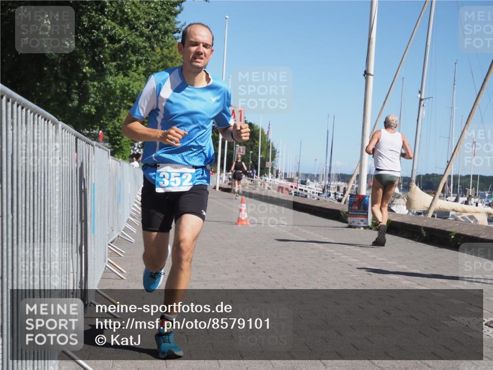 17.08.2025 - KN Förde Triathlon 2025 KatJ http://msf.ph/oto/8579101 17.08.2025 12:15:32 Laufen 308, 352 meine-sportfotos.de