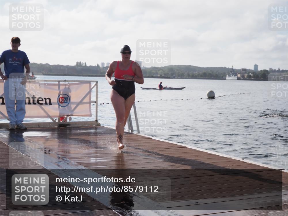 17.08.2025 - KN Förde Triathlon 2025 KatJ http://msf.ph/oto/8579112 17.08.2025 09:20:18 Schwimmen 179, 196, 211, 179, 196 meine-sportfotos.de