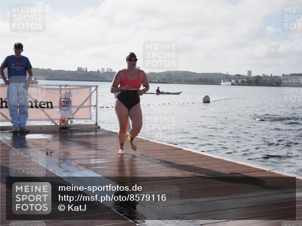 17.08.2025 - KN Förde Triathlon 2025 KatJ http://msf.ph/oto/8579116 17.08.2025 09:20:19 Schwimmen 179, 196, 211, 179, 196 meine-sportfotos.de