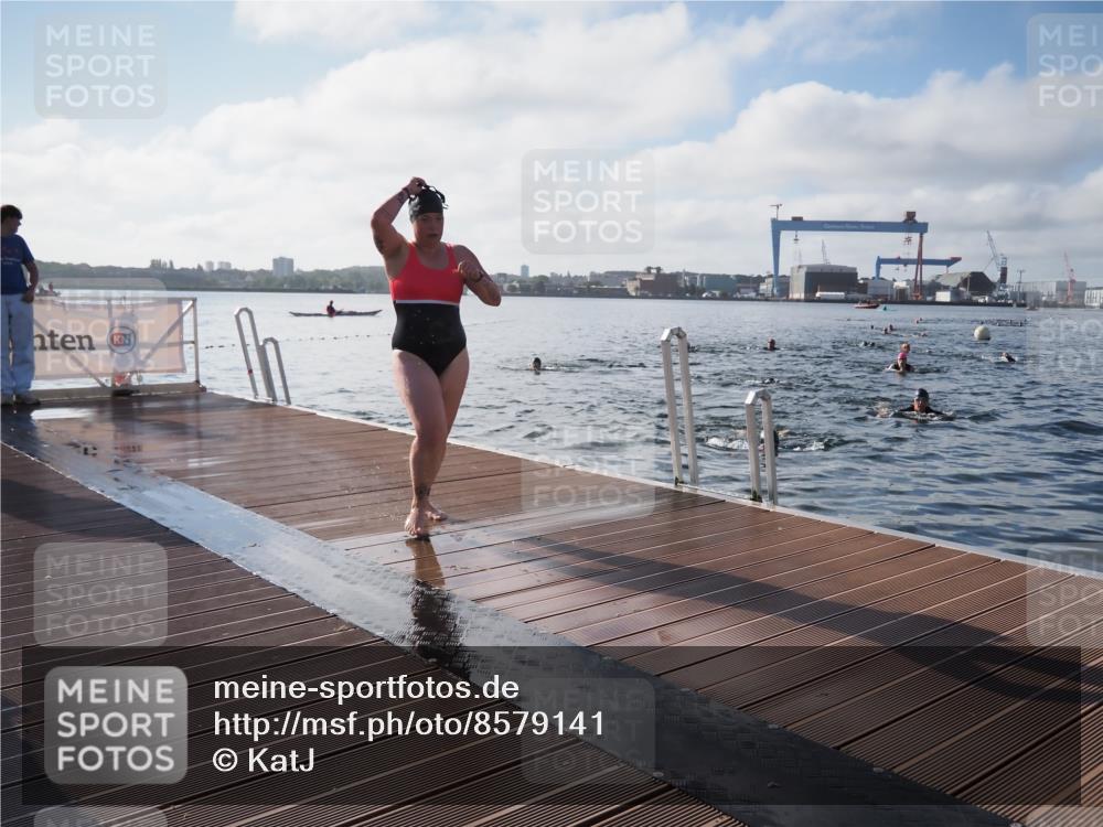 17.08.2025 - KN Förde Triathlon 2025 KatJ http://msf.ph/oto/8579141 17.08.2025 09:20:20 Schwimmen 179, 196, 211, 179, 196, 211 meine-sportfotos.de