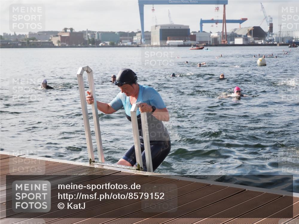 17.08.2025 - KN Förde Triathlon 2025 KatJ http://msf.ph/oto/8579152 17.08.2025 09:20:26 Schwimmen 196, 211, 240, 179, 196, 211 meine-sportfotos.de
