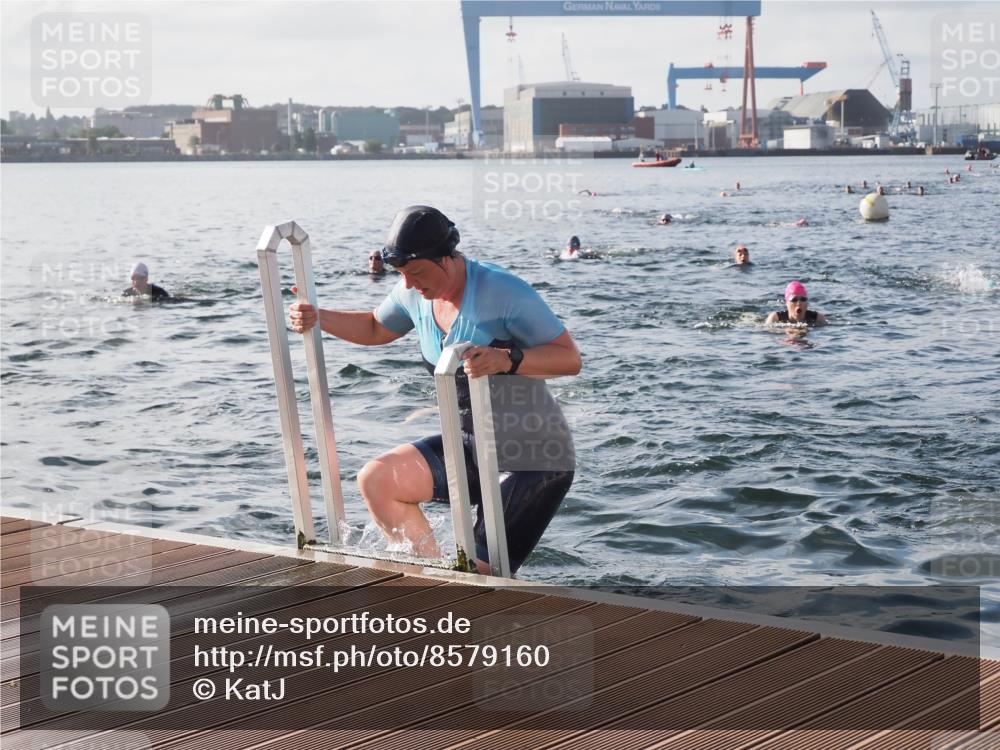 17.08.2025 - KN Förde Triathlon 2025 KatJ http://msf.ph/oto/8579160 17.08.2025 09:20:26 Schwimmen 196, 211, 240, 179, 196, 211 meine-sportfotos.de