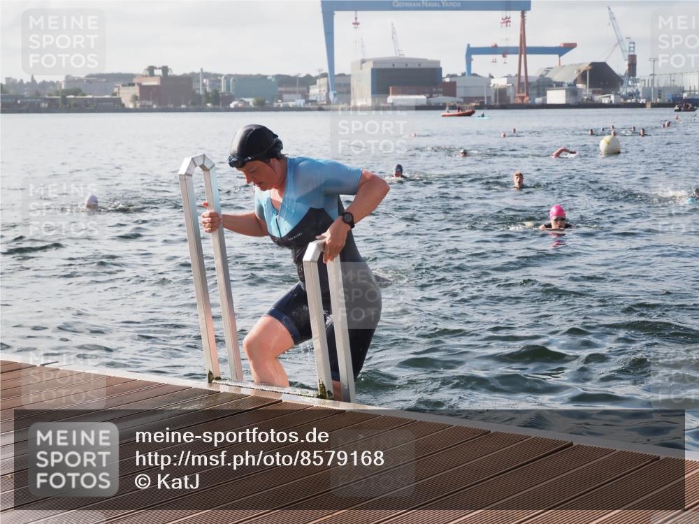 17.08.2025 - KN Förde Triathlon 2025 KatJ http://msf.ph/oto/8579168 17.08.2025 09:20:26 Schwimmen 196, 211, 240, 179, 196, 211 meine-sportfotos.de