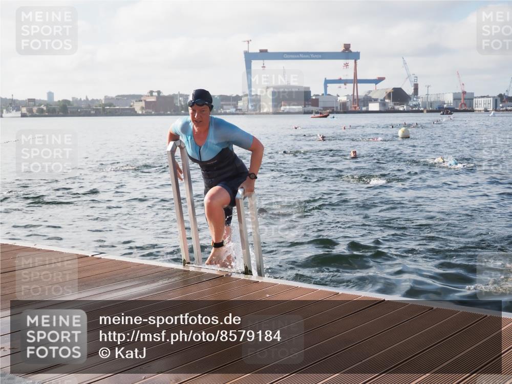 17.08.2025 - KN Förde Triathlon 2025 KatJ http://msf.ph/oto/8579184 17.08.2025 09:20:27 Schwimmen 188, 196, 211, 240, 179, 196, 211, 240 meine-sportfotos.de