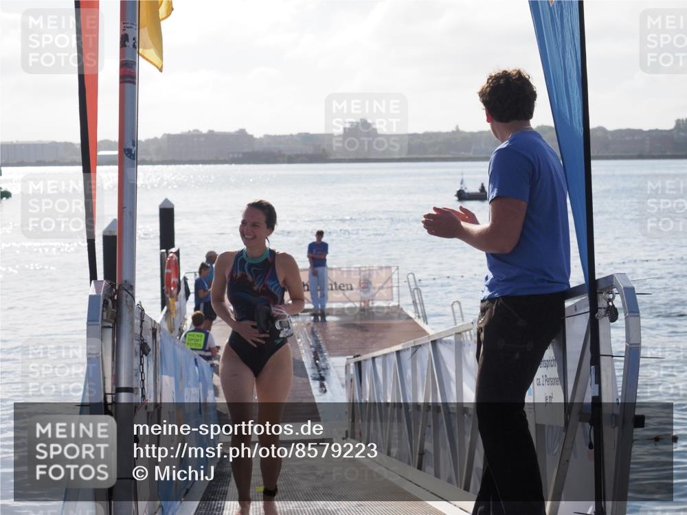 17.08.2025 - KN Förde Triathlon 2025 MichiJ http://msf.ph/oto/8579223 17.08.2025 09:16:53 Schwimmen 172, 176 meine-sportfotos.de