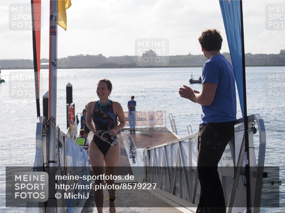 17.08.2025 - KN Förde Triathlon 2025 MichiJ http://msf.ph/oto/8579227 17.08.2025 09:16:53 Schwimmen 172, 176 meine-sportfotos.de