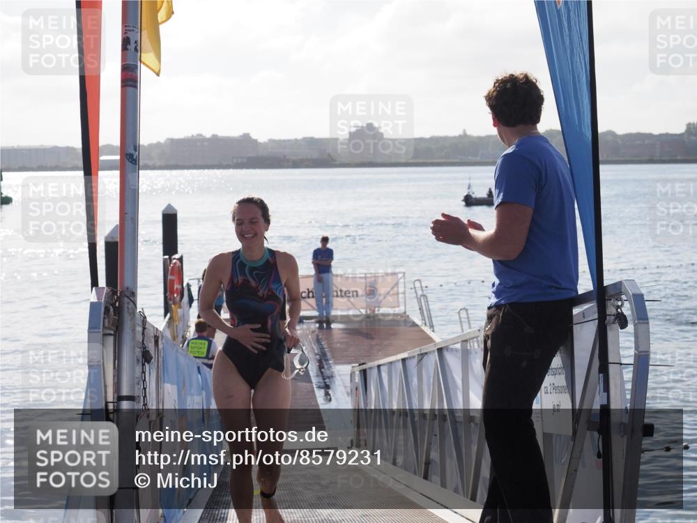 17.08.2025 - KN Förde Triathlon 2025 MichiJ http://msf.ph/oto/8579231 17.08.2025 09:16:53 Schwimmen 172, 176 meine-sportfotos.de