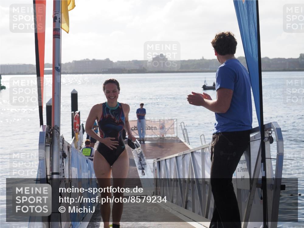 17.08.2025 - KN Förde Triathlon 2025 MichiJ http://msf.ph/oto/8579234 17.08.2025 09:16:53 Schwimmen 172, 176 meine-sportfotos.de