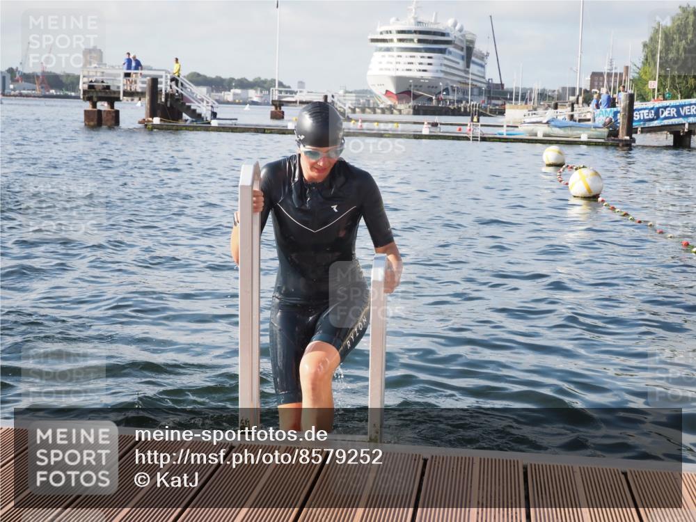 17.08.2025 - KN Förde Triathlon 2025 KatJ http://msf.ph/oto/8579252 17.08.2025 09:20:34 Schwimmen 188, 211, 228, 240, 241, 188, 211, 240, 241 meine-sportfotos.de