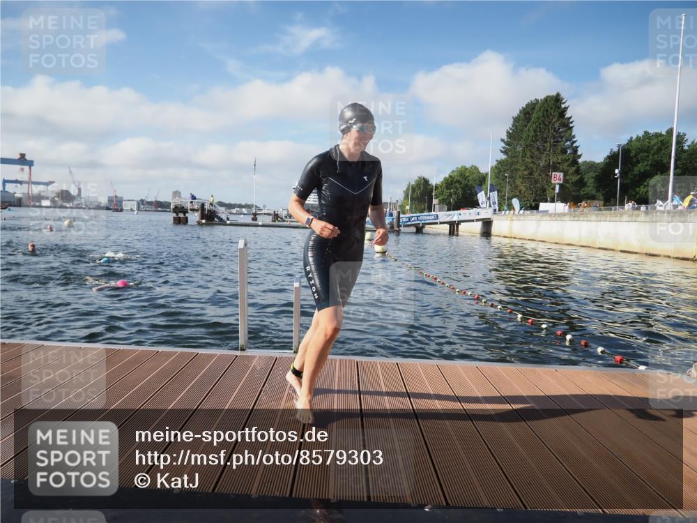 17.08.2025 - KN Förde Triathlon 2025 KatJ http://msf.ph/oto/8579303 17.08.2025 09:20:36 Schwimmen 188, 228, 240, 241, 188, 211, 228, 240, 241 meine-sportfotos.de