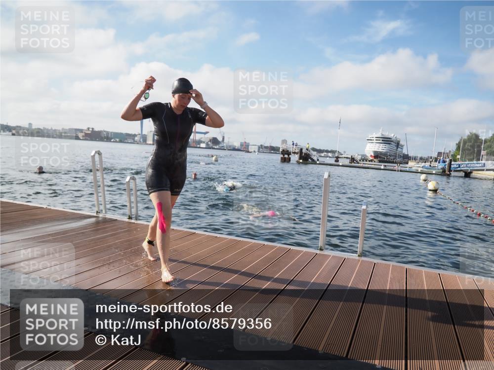 17.08.2025 - KN Förde Triathlon 2025 KatJ http://msf.ph/oto/8579356 17.08.2025 09:20:39 Schwimmen 188, 228, 240, 241, 188, 211, 228, 240, 241 meine-sportfotos.de
