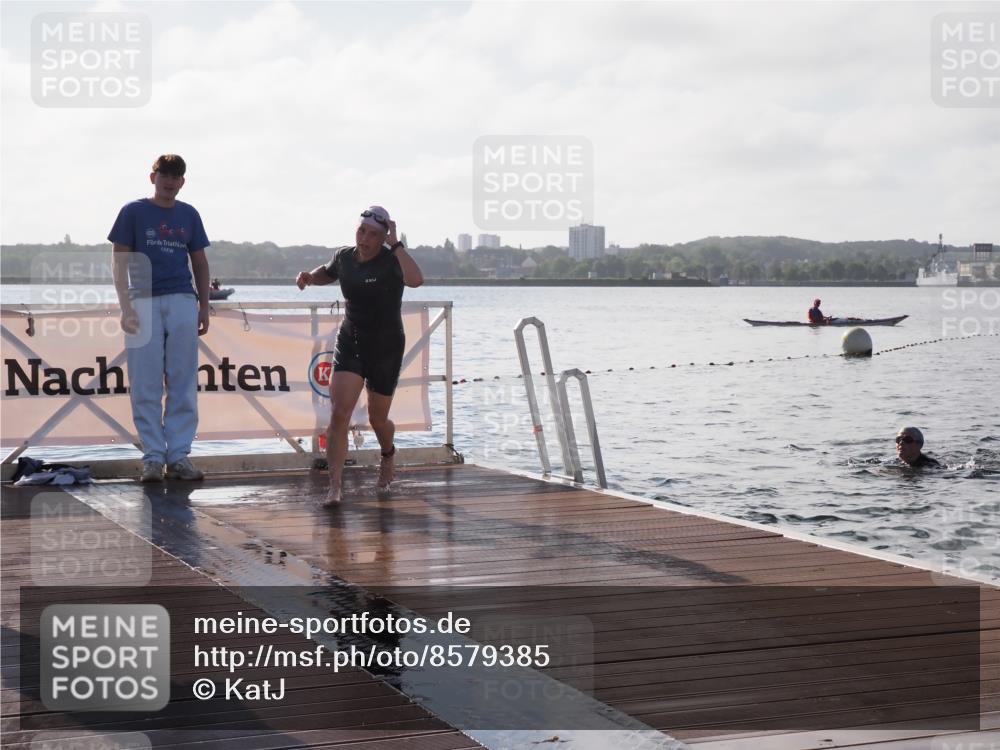 17.08.2025 - KN Förde Triathlon 2025 KatJ http://msf.ph/oto/8579385 17.08.2025 09:20:43 Schwimmen 188, 197, 228, 241, 188, 197, 228, 240, 241 meine-sportfotos.de