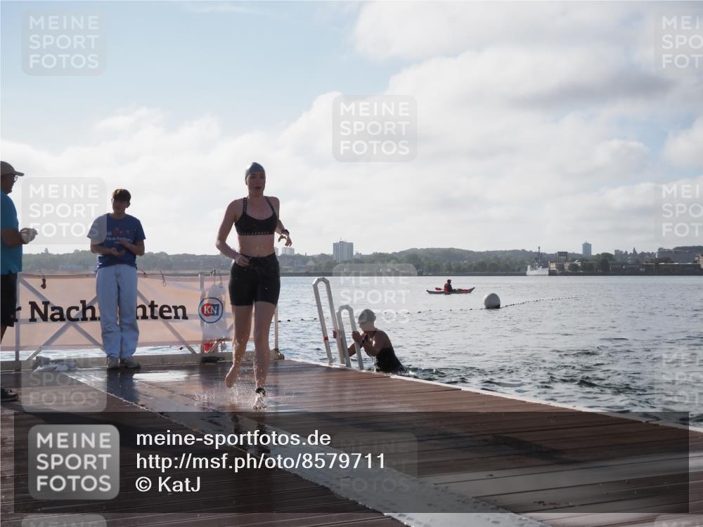 17.08.2025 - KN Förde Triathlon 2025 KatJ http://msf.ph/oto/8579711 17.08.2025 09:21:19 Schwimmen 171, 194, 201, 171, 201 meine-sportfotos.de