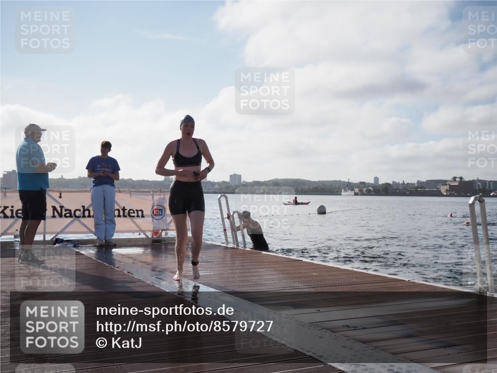 17.08.2025 - KN Förde Triathlon 2025 KatJ http://msf.ph/oto/8579727 17.08.2025 09:21:20 Schwimmen 171, 194, 201, 171, 201 meine-sportfotos.de