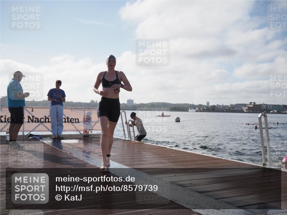 17.08.2025 - KN Förde Triathlon 2025 KatJ http://msf.ph/oto/8579739 17.08.2025 09:21:20 Schwimmen 171, 194, 201, 171, 201 meine-sportfotos.de