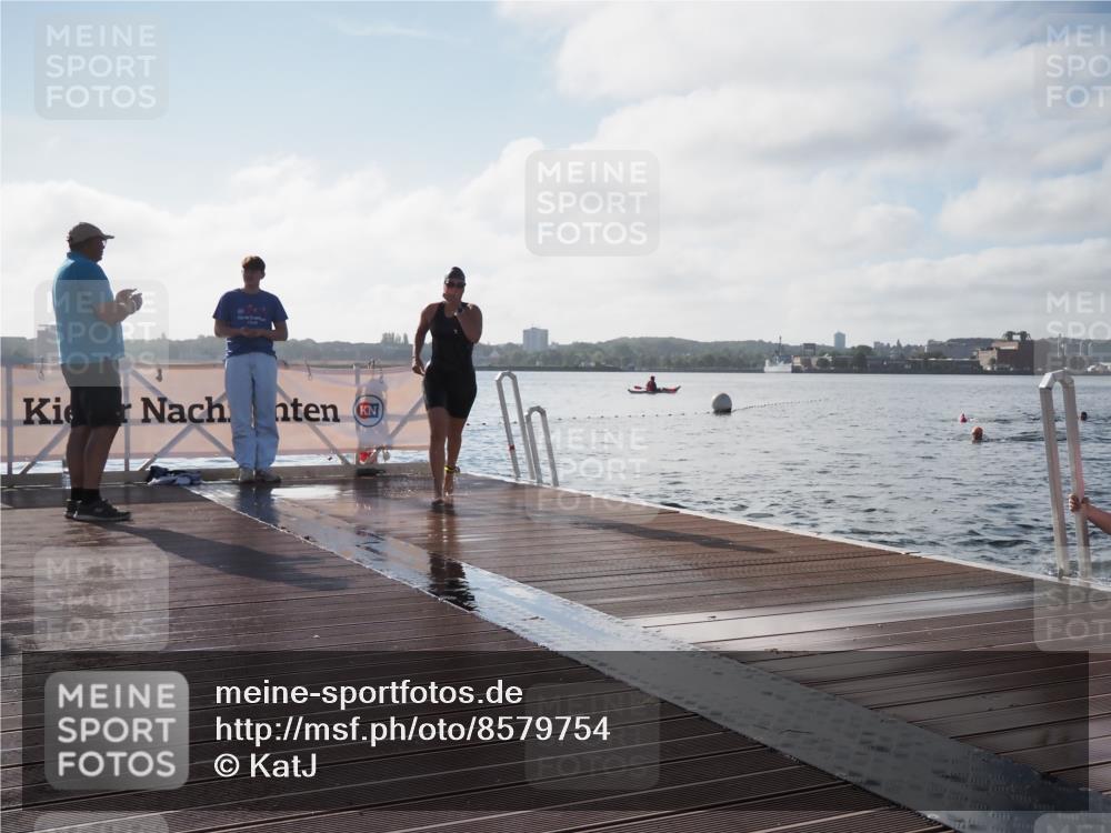 17.08.2025 - KN Förde Triathlon 2025 KatJ http://msf.ph/oto/8579754 17.08.2025 09:21:23 Schwimmen 171, 194, 201, 230, 171, 194, 201 meine-sportfotos.de