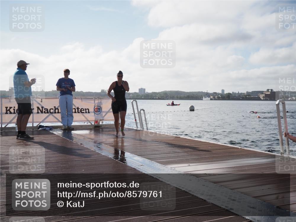 17.08.2025 - KN Förde Triathlon 2025 KatJ http://msf.ph/oto/8579761 17.08.2025 09:21:24 Schwimmen 171, 194, 201, 230, 171, 194, 201, 230 meine-sportfotos.de
