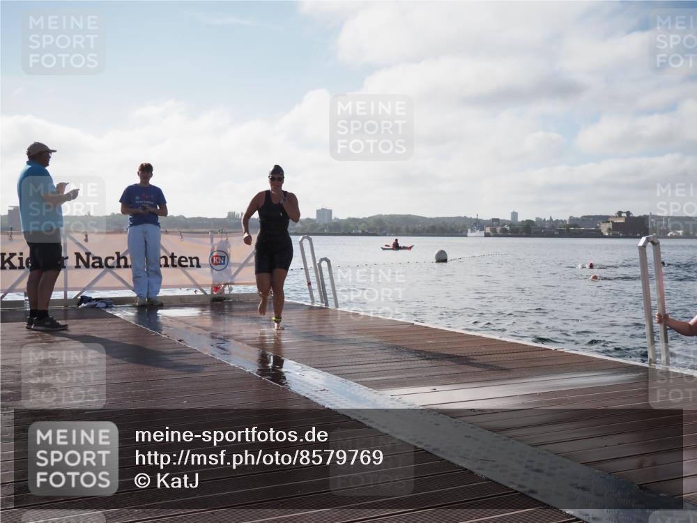 17.08.2025 - KN Förde Triathlon 2025 KatJ http://msf.ph/oto/8579769 17.08.2025 09:21:24 Schwimmen 171, 194, 201, 230, 171, 194, 201, 230 meine-sportfotos.de