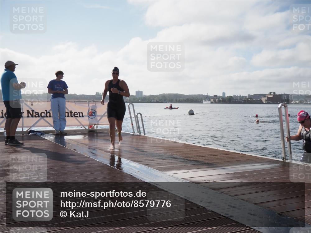17.08.2025 - KN Förde Triathlon 2025 KatJ http://msf.ph/oto/8579776 17.08.2025 09:21:24 Schwimmen 171, 194, 201, 230, 171, 194, 201, 230 meine-sportfotos.de
