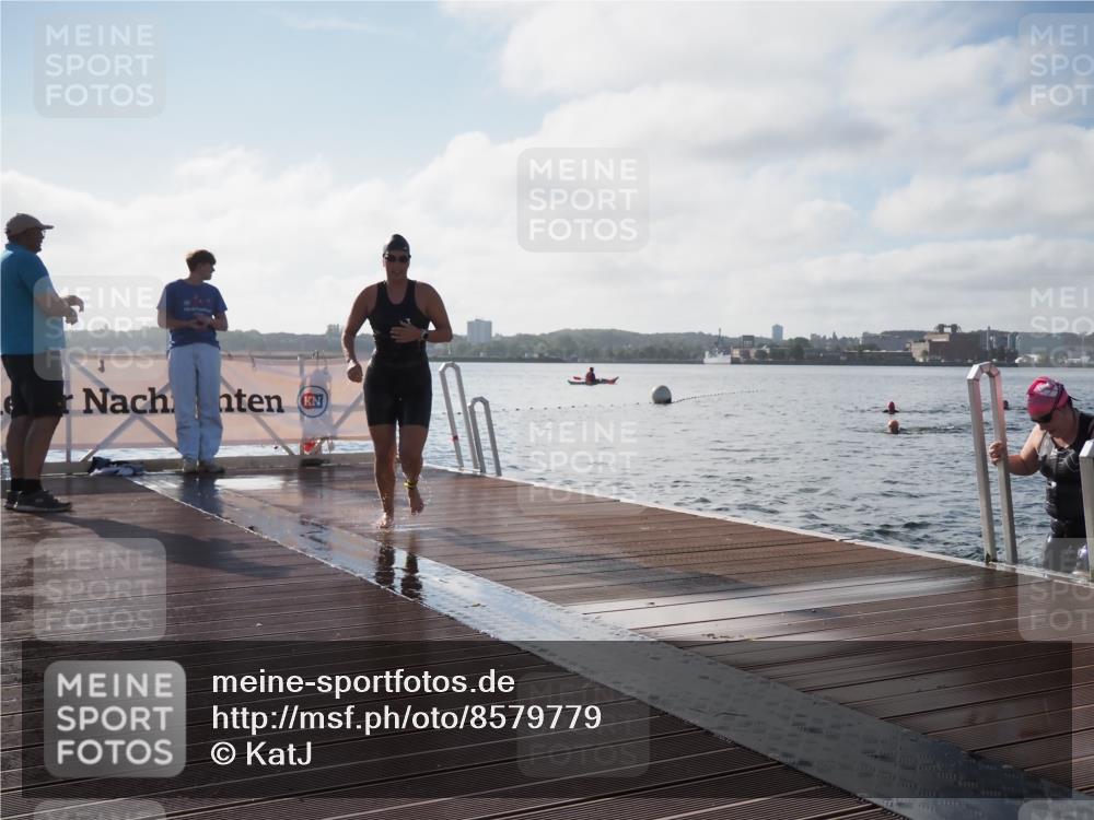 17.08.2025 - KN Förde Triathlon 2025 KatJ http://msf.ph/oto/8579779 17.08.2025 09:21:24 Schwimmen 171, 194, 201, 230, 171, 194, 201, 230 meine-sportfotos.de