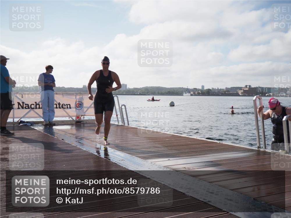 17.08.2025 - KN Förde Triathlon 2025 KatJ http://msf.ph/oto/8579786 17.08.2025 09:21:24 Schwimmen 171, 194, 201, 230, 171, 194, 201, 230 meine-sportfotos.de
