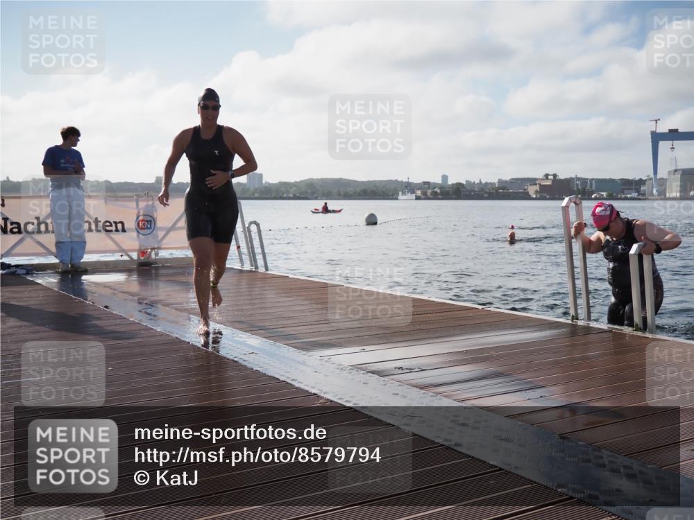 17.08.2025 - KN Förde Triathlon 2025 KatJ http://msf.ph/oto/8579794 17.08.2025 09:21:25 Schwimmen 171, 194, 201, 230, 171, 194, 201, 230 meine-sportfotos.de