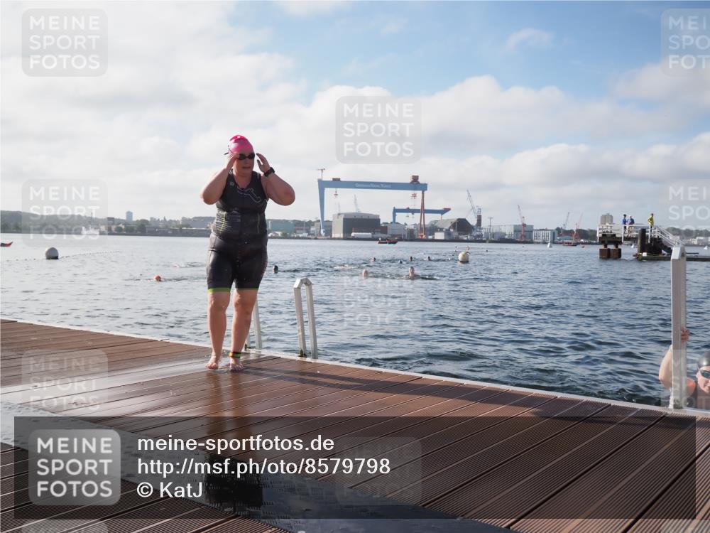 17.08.2025 - KN Förde Triathlon 2025 KatJ http://msf.ph/oto/8579798 17.08.2025 09:21:28 Schwimmen 171, 194, 201, 230, 171, 194, 201, 230 meine-sportfotos.de