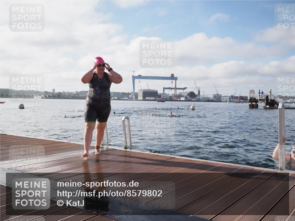 17.08.2025 - KN Förde Triathlon 2025 KatJ http://msf.ph/oto/8579802 17.08.2025 09:21:28 Schwimmen 171, 194, 201, 230, 171, 194, 201, 230 meine-sportfotos.de