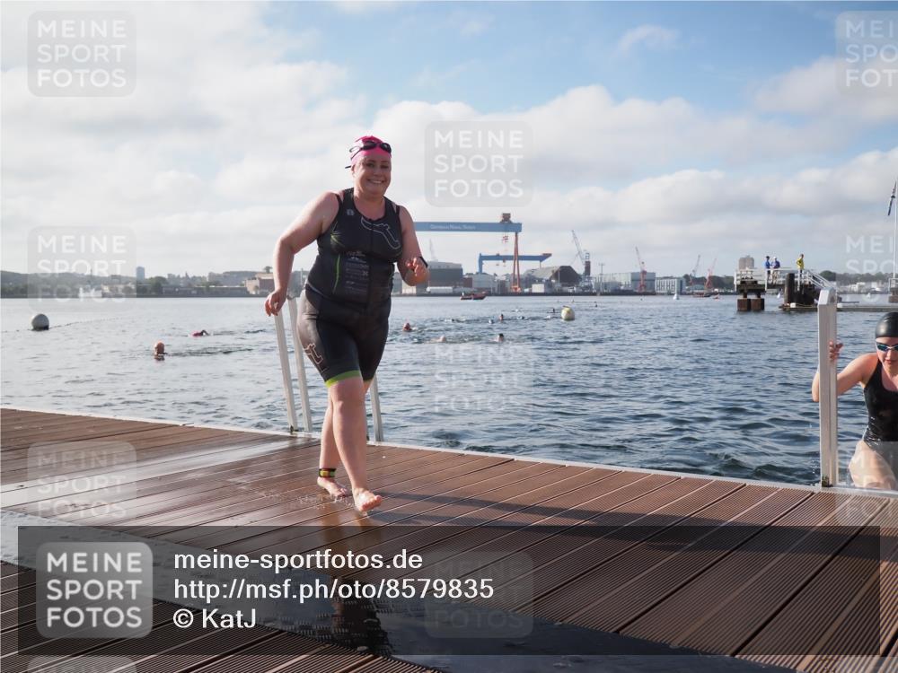 17.08.2025 - KN Förde Triathlon 2025 KatJ http://msf.ph/oto/8579835 17.08.2025 09:21:29 Schwimmen 194, 201, 230, 171, 194, 201, 230 meine-sportfotos.de