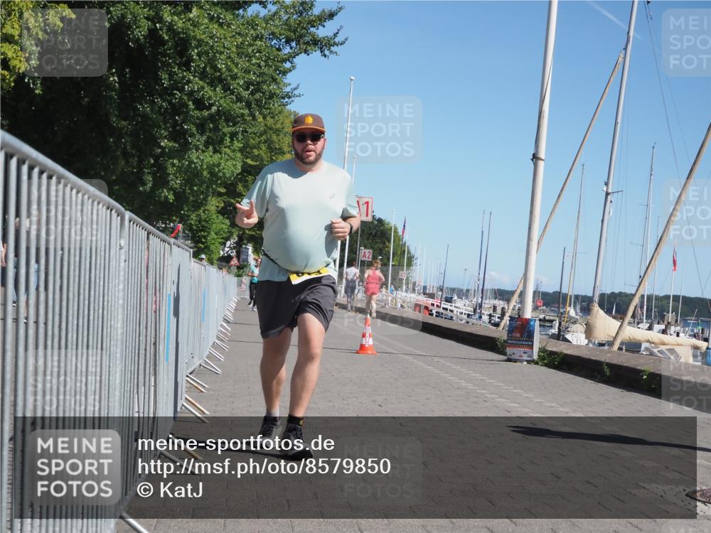 17.08.2025 - KN Förde Triathlon 2025 KatJ http://msf.ph/oto/8579850 17.08.2025 12:16:31 Laufen 356, 613 meine-sportfotos.de