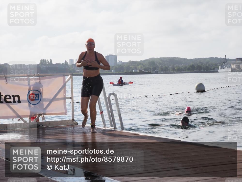 17.08.2025 - KN Förde Triathlon 2025 KatJ http://msf.ph/oto/8579870 17.08.2025 09:21:46 Schwimmen 212, 244, 244 meine-sportfotos.de