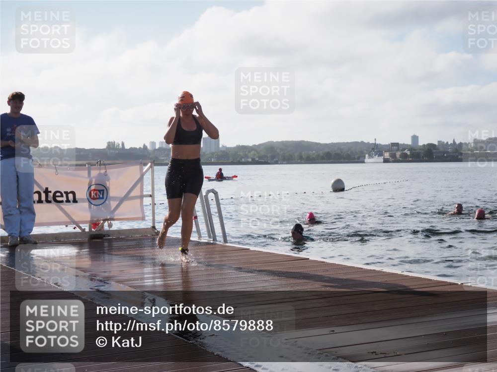 17.08.2025 - KN Förde Triathlon 2025 KatJ http://msf.ph/oto/8579888 17.08.2025 09:21:46 Schwimmen 212, 244, 244 meine-sportfotos.de