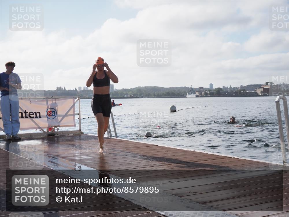 17.08.2025 - KN Förde Triathlon 2025 KatJ http://msf.ph/oto/8579895 17.08.2025 09:21:47 Schwimmen 212, 215, 244, 244 meine-sportfotos.de