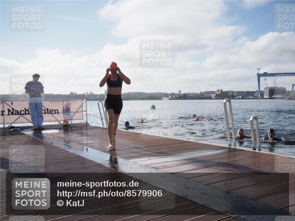 17.08.2025 - KN Förde Triathlon 2025 KatJ http://msf.ph/oto/8579906 17.08.2025 09:21:47 Schwimmen 212, 215, 244, 244 meine-sportfotos.de