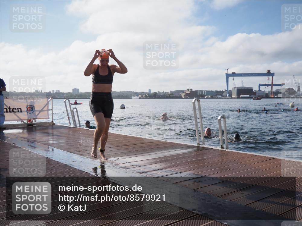 17.08.2025 - KN Förde Triathlon 2025 KatJ http://msf.ph/oto/8579921 17.08.2025 09:21:48 Schwimmen 212, 215, 244, 244 meine-sportfotos.de