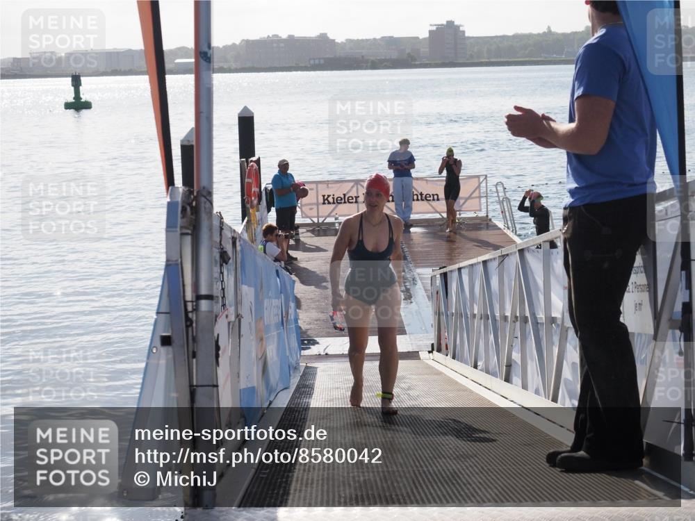 17.08.2025 - KN Förde Triathlon 2025 MichiJ http://msf.ph/oto/8580042 17.08.2025 09:18:02 Schwimmen 161, 167, 180, 182, 175, 182, 189, 254 meine-sportfotos.de