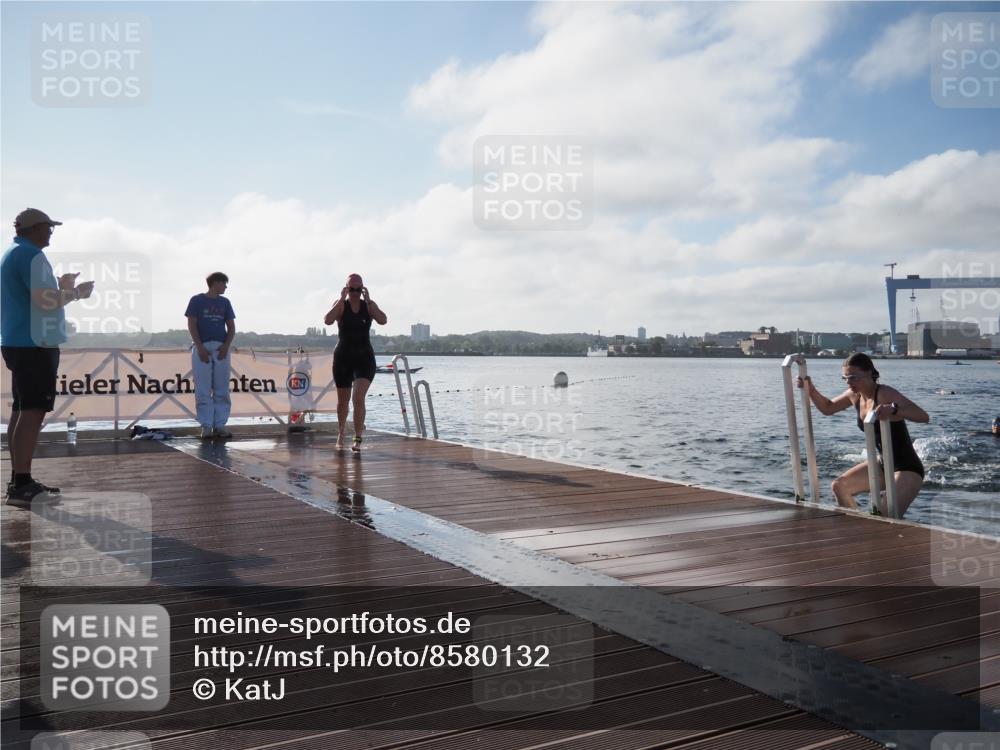 17.08.2025 - KN Förde Triathlon 2025 KatJ http://msf.ph/oto/8580132 17.08.2025 09:22:08 Schwimmen 208, 210, 213, 224, 242, 210, 212, 213, 215, 224, 242 meine-sportfotos.de