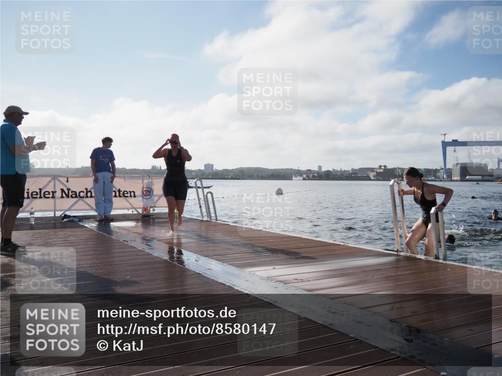 17.08.2025 - KN Förde Triathlon 2025 KatJ http://msf.ph/oto/8580147 17.08.2025 09:22:08 Schwimmen 208, 210, 213, 224, 242, 210, 212, 213, 215, 224, 242 meine-sportfotos.de