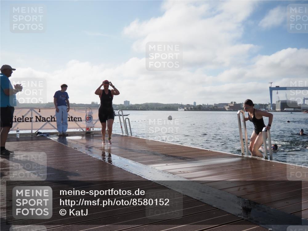 17.08.2025 - KN Förde Triathlon 2025 KatJ http://msf.ph/oto/8580152 17.08.2025 09:22:09 Schwimmen 208, 210, 213, 224, 210, 212, 213, 215, 224, 242 meine-sportfotos.de